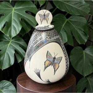 Mata Ortiz Pottery Angela Ramirez Butterfly Lid Vase Jar Etched Fine Art Mexican